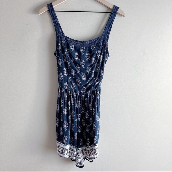 Abercrombie & Fitch • Floral Lace Trim Romper in Navy, Cutout Back, Size Small - Picture 2 of 14